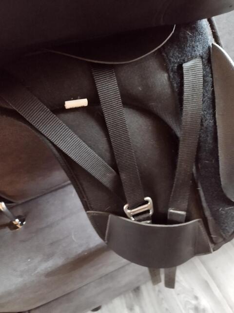 selle de dressage 17,5