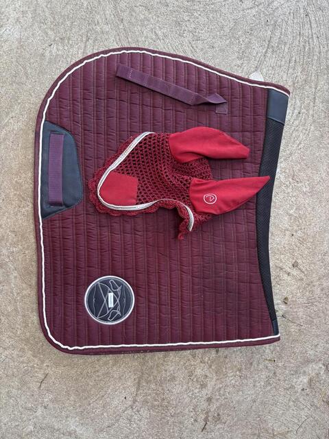 tapis rouge bordeaux
