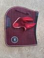 tapis rouge bordeaux
