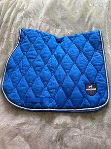 tapis bleu roi