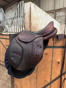 Selle 17 GBS semi creuse