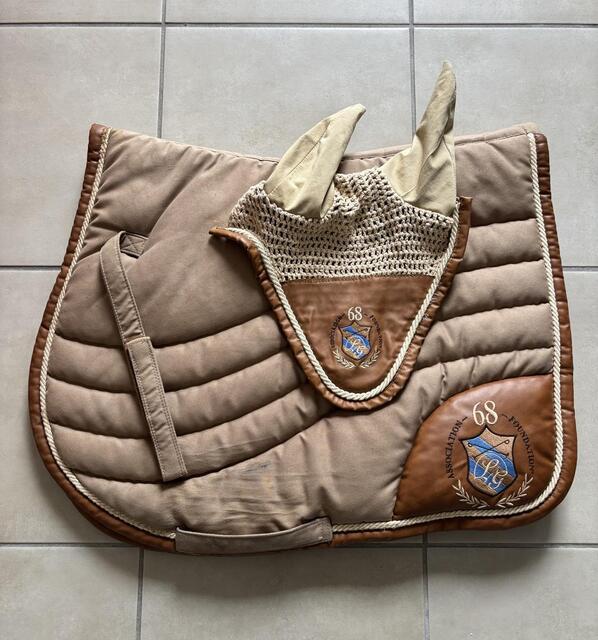 Ensemble tapis + bonnet marron