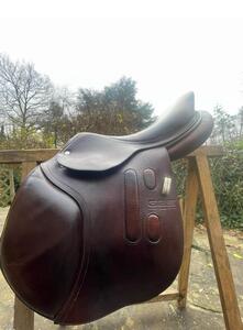 Selle GBS de CSO Taille 17
