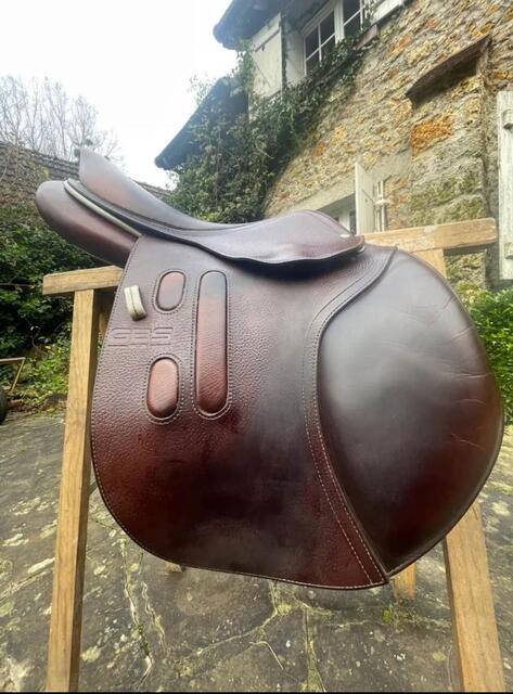 Selle GBS de CSO Taille 17
