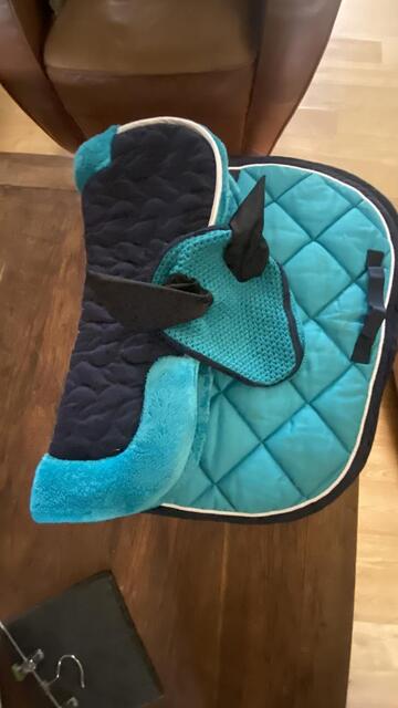 Ensemble bonnet tapis amortisseur