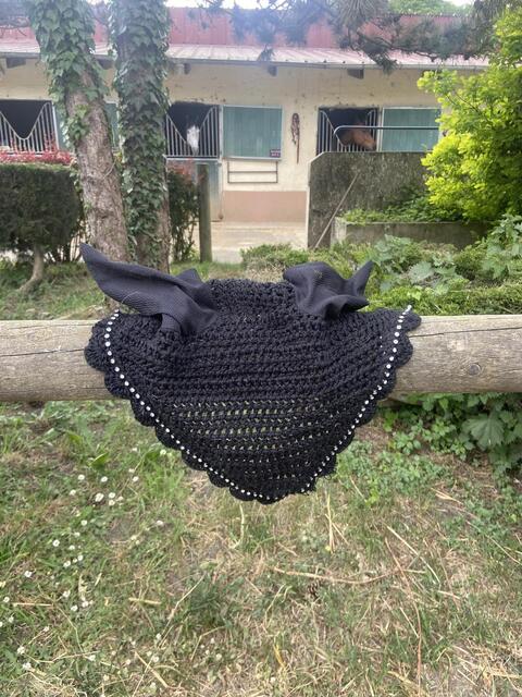 bonnet noir taille cheval