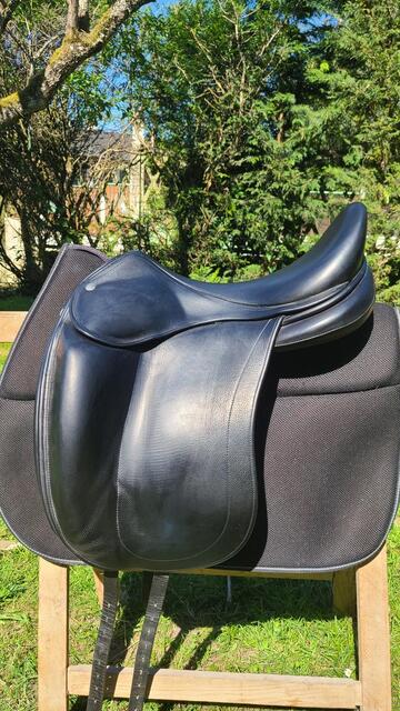 Selle dressage childeric dsc 18 pouces