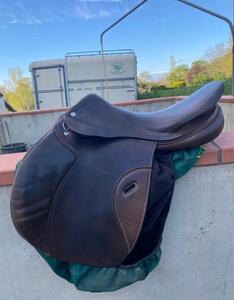 Selle cuir marron 17,5