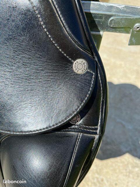 Selle de dressage
