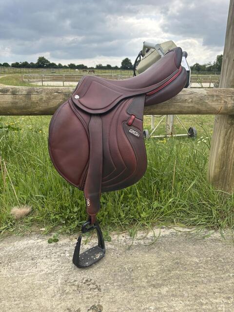 Selle CWD Mademoiselle 17.5 pouves