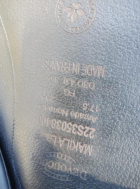Selle de dressage devoucoux noire makila lab E de 2022, avec une bande Swarovski