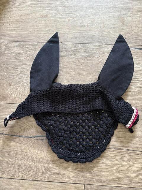 bonnet noir et rose