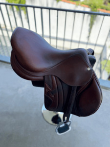 Selle CWD 17 pouce obstacle