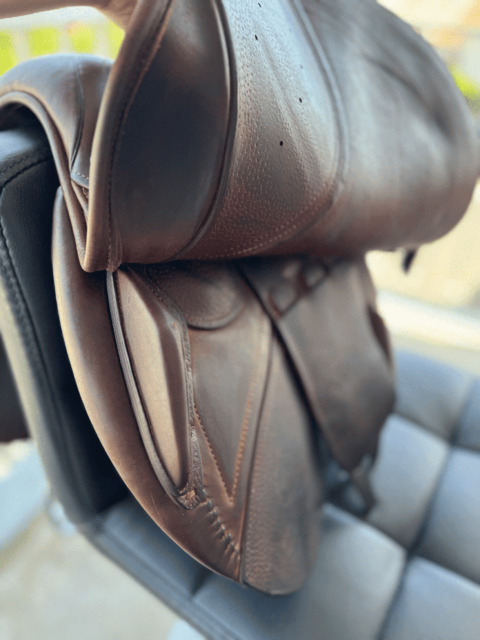 Selle CWD 17 pouce obstacle