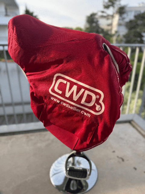 Selle CWD 17 pouce obstacle