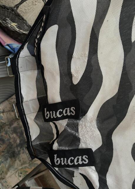 Couverture anti mouche Bucas