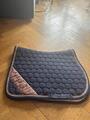 tapis bleu marine