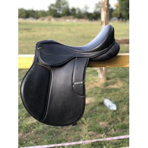 Selle Norton Rexine synthétique 17"