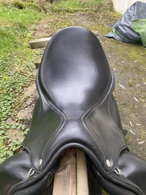 Selle de dressage