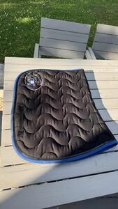 Tapis Jump In noir et bleu