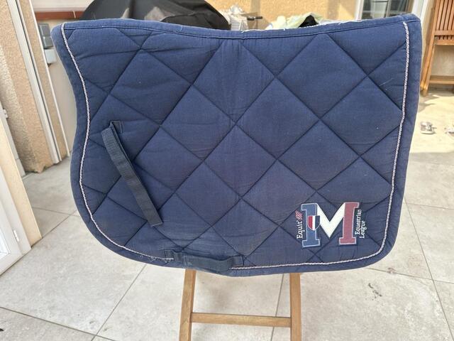 Tapis bleu marine