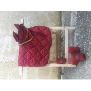 Ensemble tapis bonnet bandes rouge et or