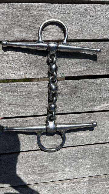 mort à boules aigus