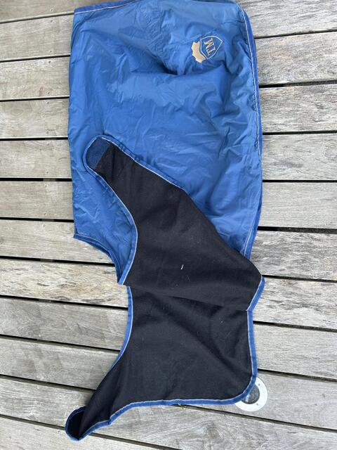 Couvre reins bleu
