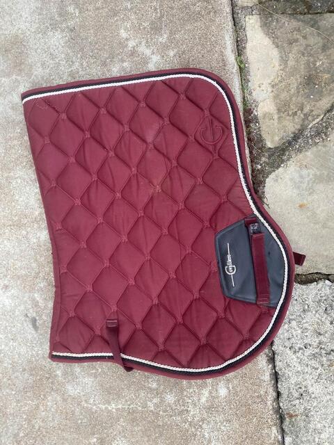 tapis covalliero bordeaux