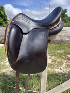 Selle dressage atelier pravins