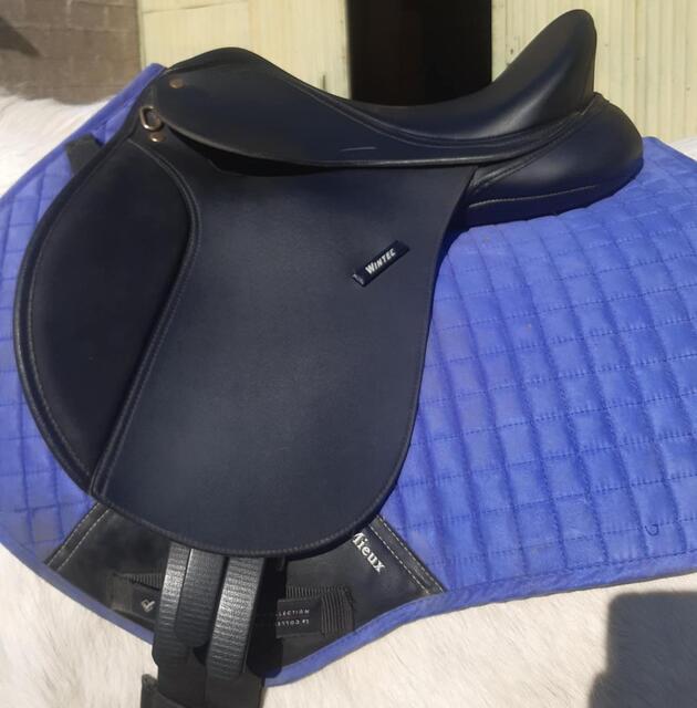 Vend ou échange selle wintec 14 pouces