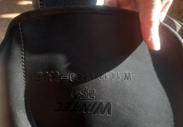 Vend ou échange selle wintec 14 pouces