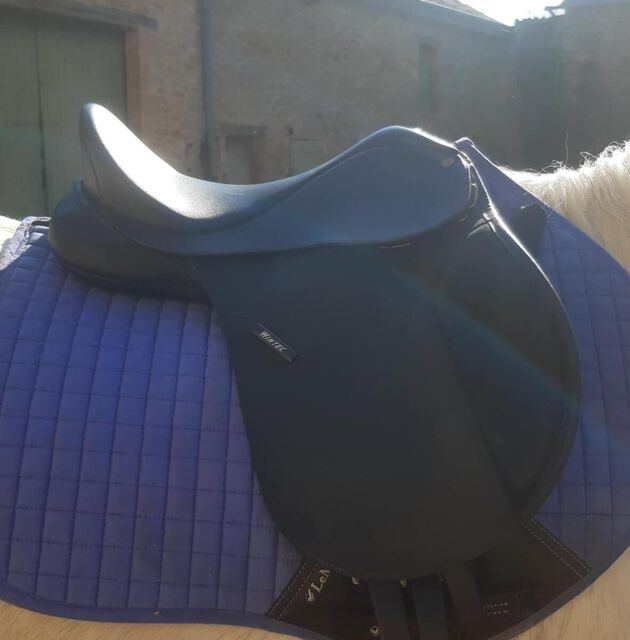 Vend ou échange selle wintec 14 pouces