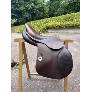 Selle meyer modèle Marianne acte 2/ Taille 17,5 pouces/ Année 2023