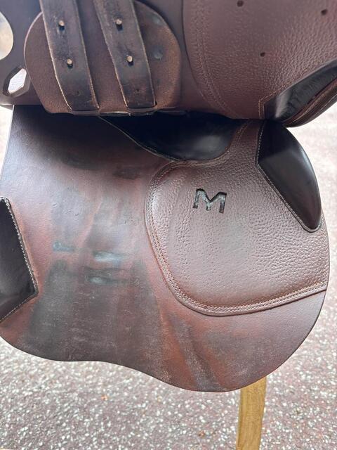 Selle meyer modèle Marianne acte 2/ Taille 17,5 pouces/ Année 2023