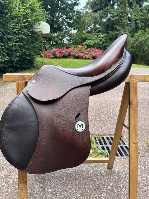 Selle meyer modèle Marianne acte 2/ Taille 17,5 pouces/ Année 2023
