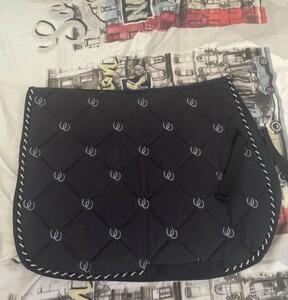 tapis de marque inconnu
