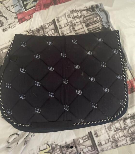 tapis de marque inconnu