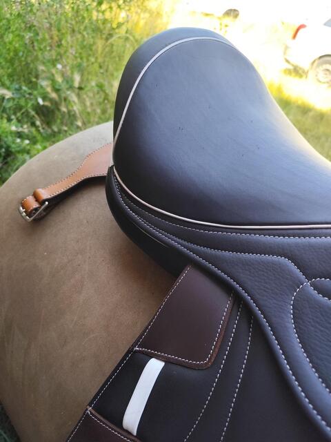 Selle EKUS F4 - 17,5" état neuf