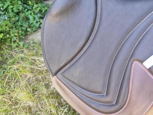 Selle EKUS F4 - 17,5" état neuf