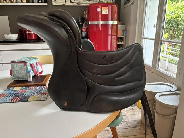 Selle dressage 17 pouces