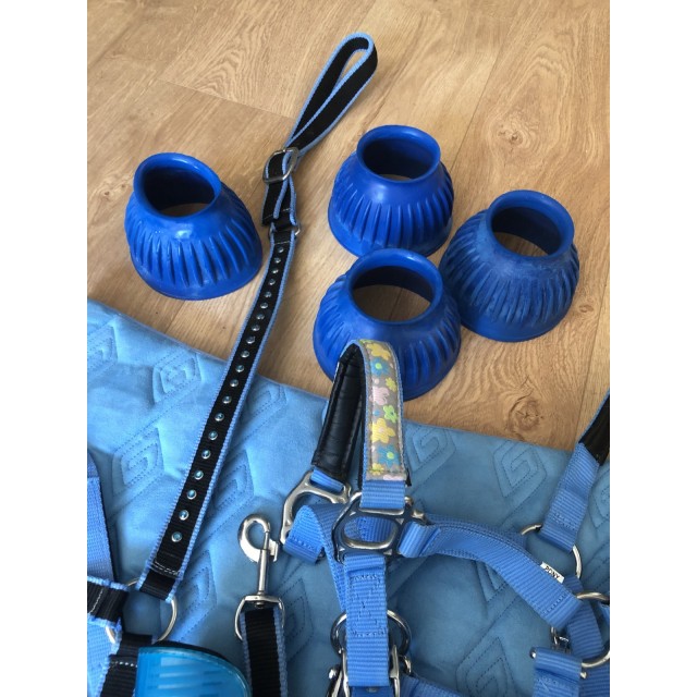 Cloches bleues neuves taille poney