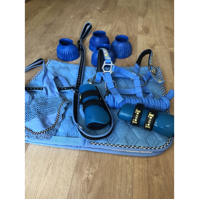 Cloches bleues neuves taille poney