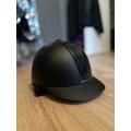 Bombe noire taille 56