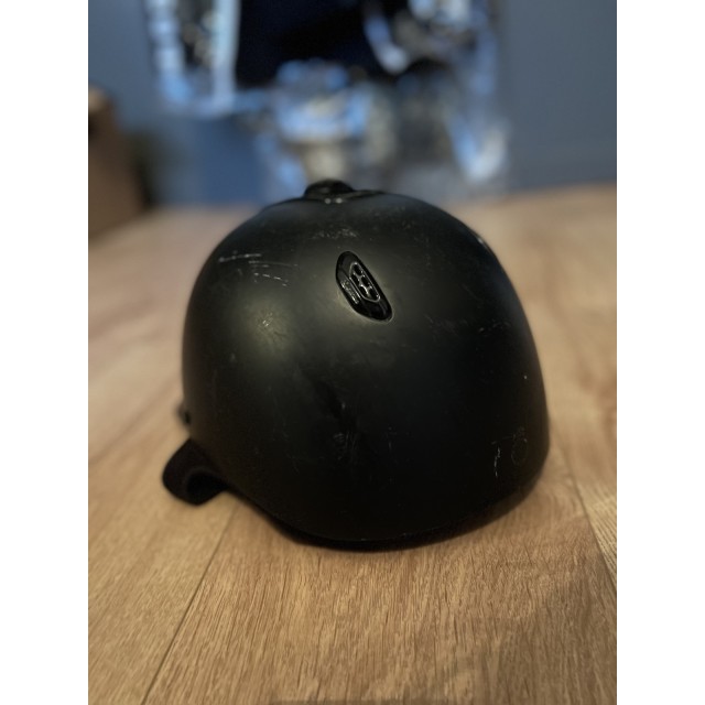 Bombe noire taille 56