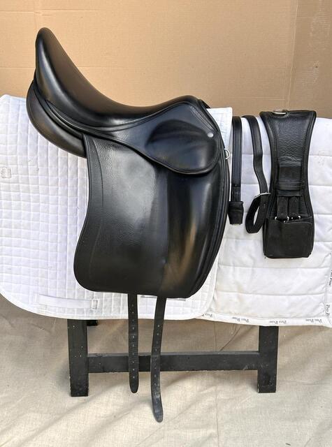SELLE DRESSAGE CHILDERIC 2 DSC 175
