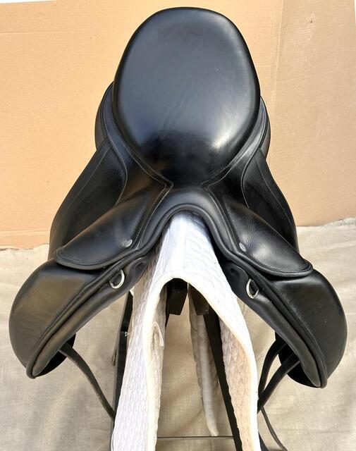 SELLE DRESSAGE CHILDERIC 2 DSC 175