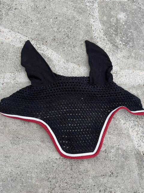 tapis noir et rouge GEM