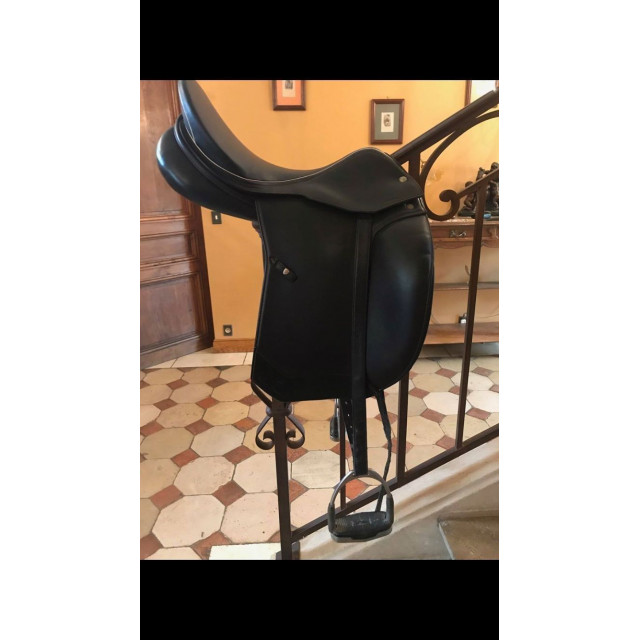 Selle de dressage