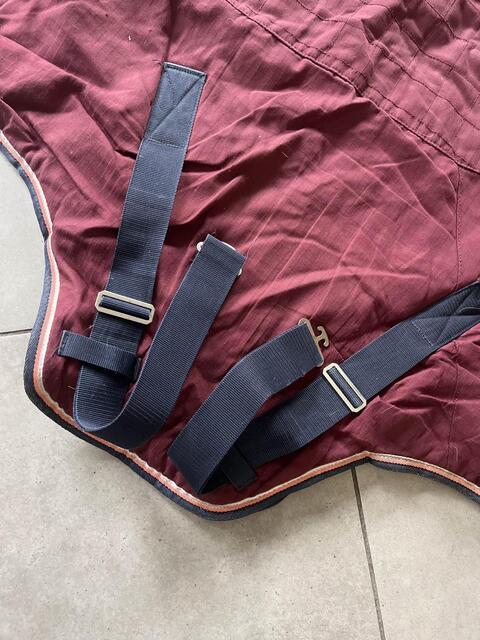couverture bordeau